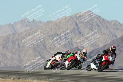 media/Dec-01-2025-Moto Forza (Mon) [[2daa91e15f]]/1-Advanced Group/Session 4 Turn 9/